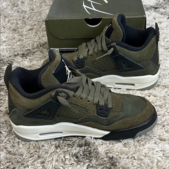 Air Jordan 4 Retro Youth Olive Green and Black Suede Sneakers. Size 5Y. - Picture 3 of 6